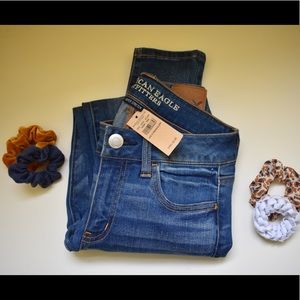 Never worn American Eagle Super Stretch Jeans!!!